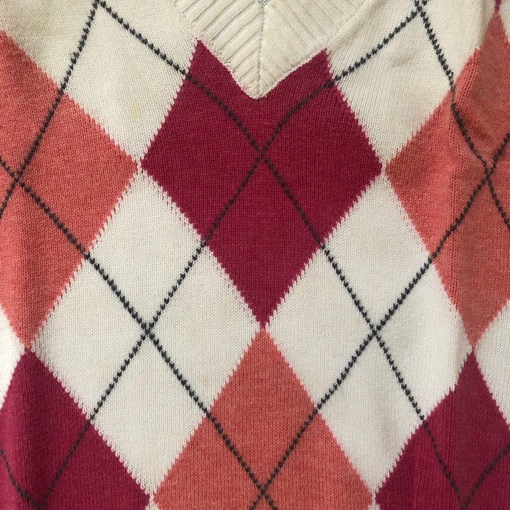 White knit vest with pink & coral geometric pattern - Picture 3 of 7